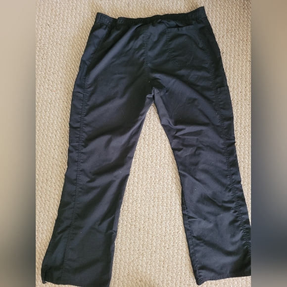 Black Scrubs. Top and bottom - Picture 7 of 8